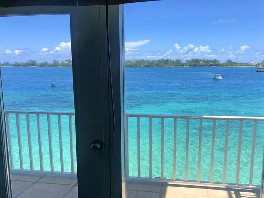 One Bay Street New Providence Paradise Island BS