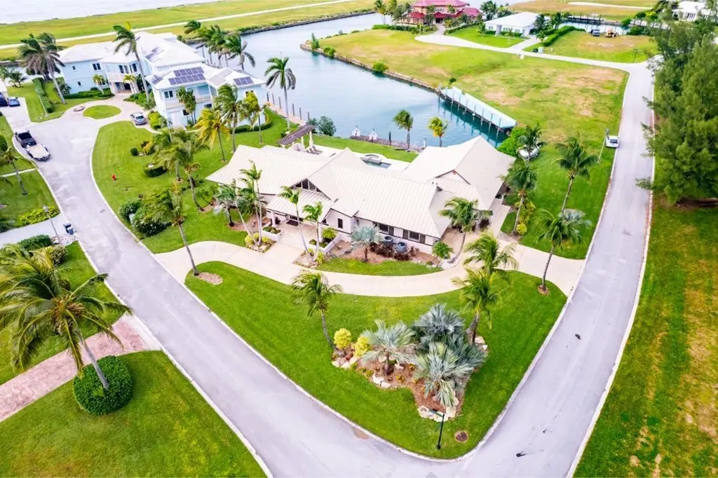 Jasmine Court 54 Grand Bahama Freeport BS