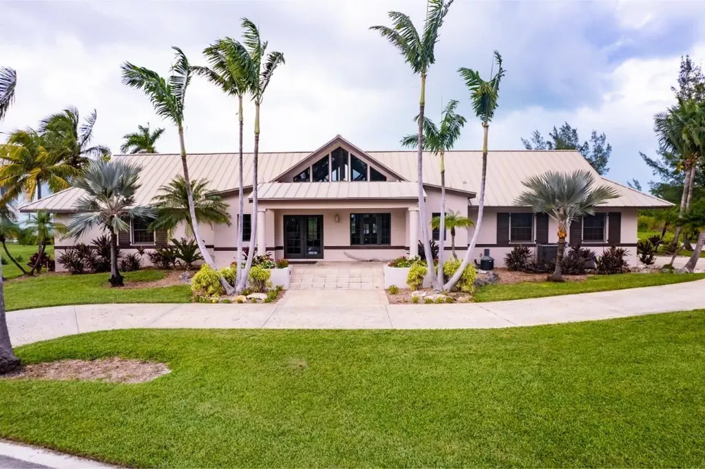 Jasmine Court 54 Grand Bahama Freeport BS