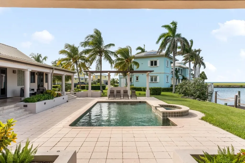 Jasmine Court 54 Grand Bahama Freeport BS