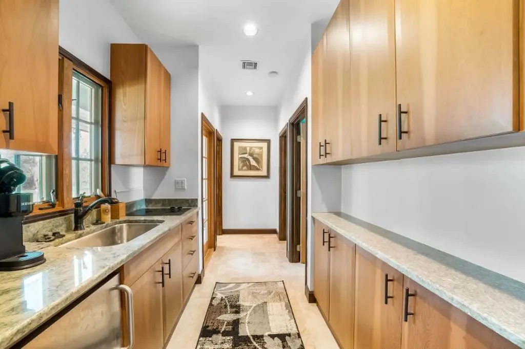 Jasmine Court 54 Grand Bahama Freeport BS