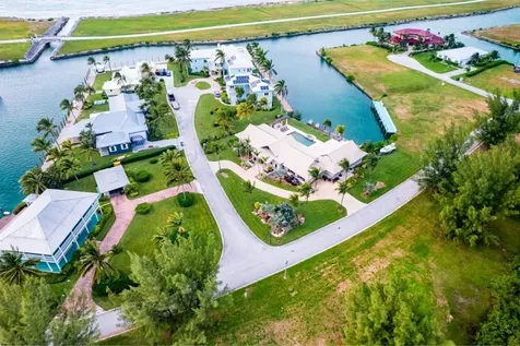 Jasmine Court 54 Grand Bahama Freeport BS