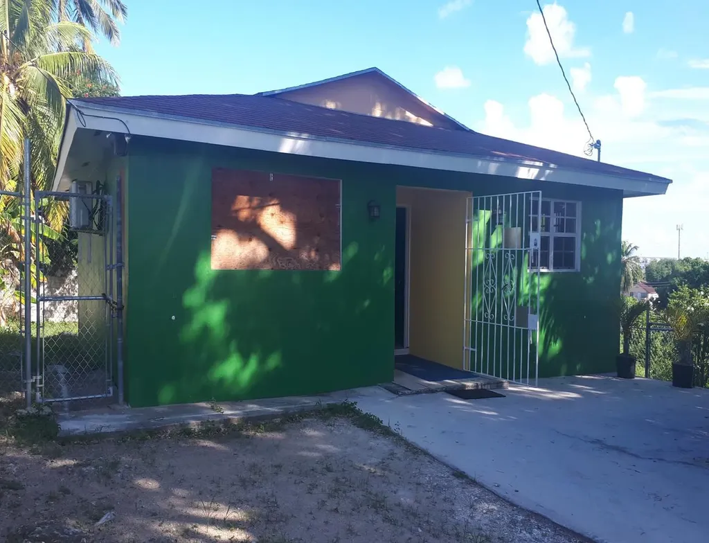 Dead Cat Alley New Providence Paradise Island BS