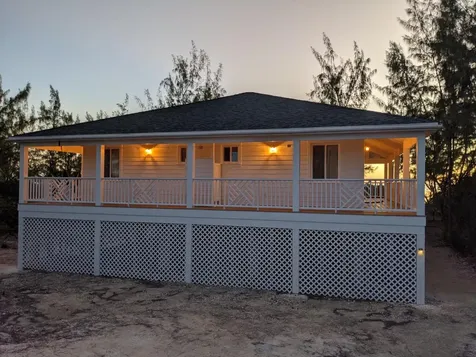 Sleek Beachfront Home Long Island BS