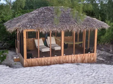 Sleek Beachfront Home Long Island BS