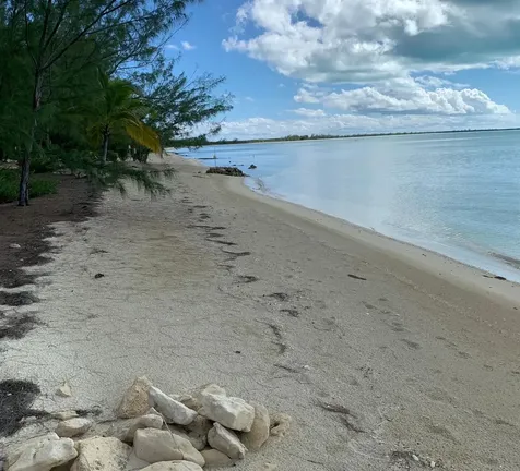 Sleek Beachfront Home Long Island BS