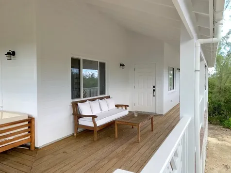 Sleek Beachfront Home Long Island BS