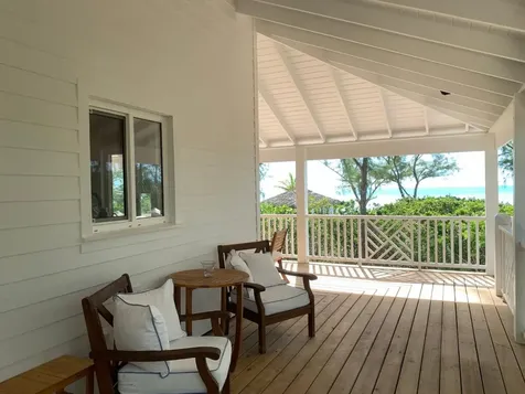 Sleek Beachfront Home Long Island BS