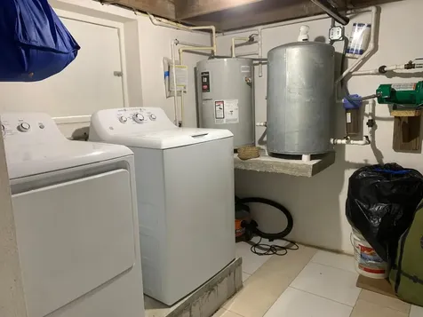 Sleek Beachfront Home Long Island BS