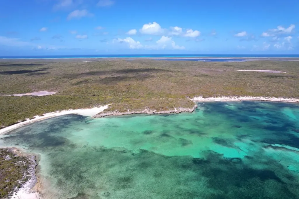 289 Acres Burrows Harbour Long Island BS