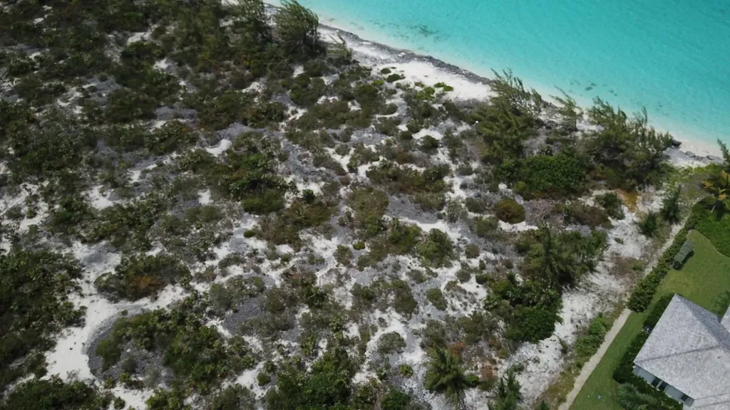 Queen's Highway 4-2 Exuma BS