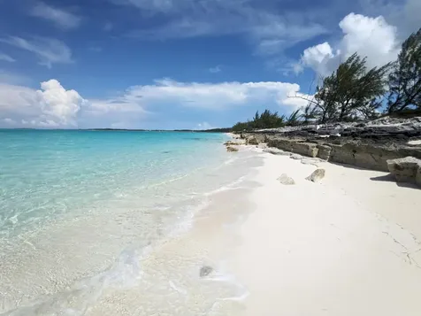 Queen's Highway 4-2 Exuma BS