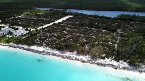 Queen's Highway 4-2 Exuma BS