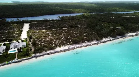 Queen's Highway 4-2 Exuma BS