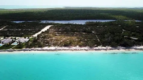 Queen's Highway 4-2 Exuma BS