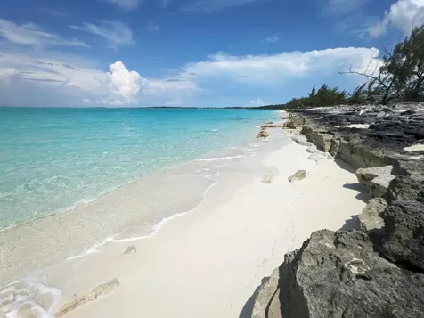 Queen's Highway 4-2 Exuma BS