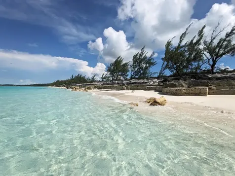 Queen's Highway 4-2 Exuma BS