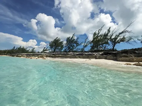 Queen's Highway 4-2 Exuma BS