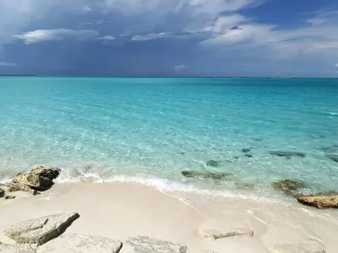 Queen's Highway 4-2 Exuma BS