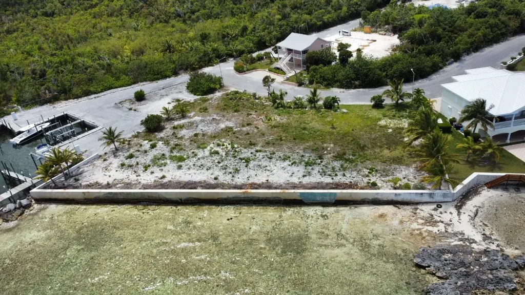 Sunrise Moon 18 Abaco BS