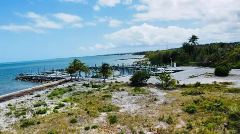 Sunrise Moon 18 Abaco BS