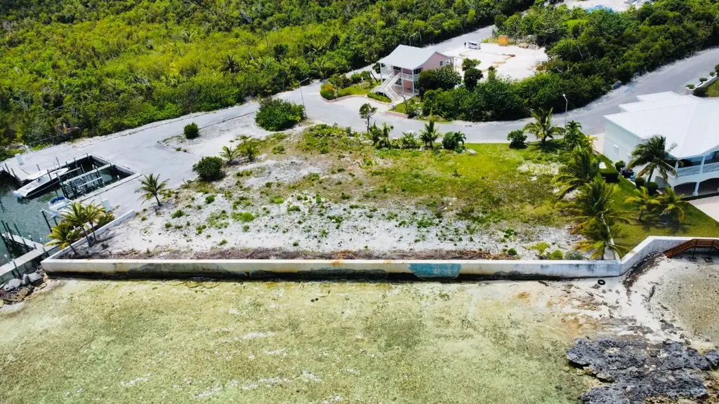 Sunrise Moon 17 Abaco BS