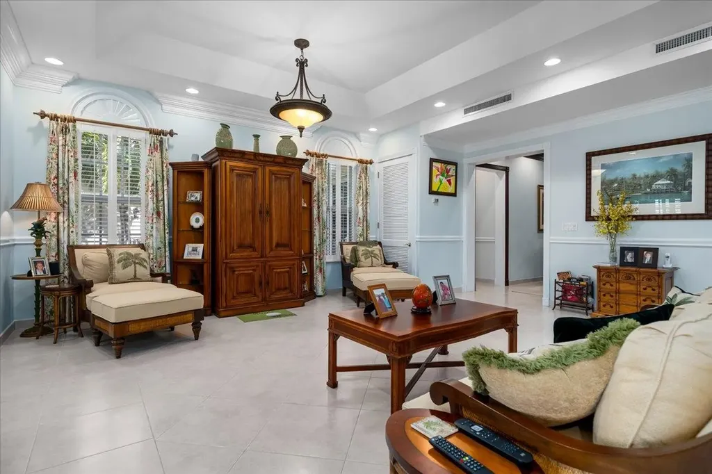 28 Ocean Club Estates New Providence Paradise Island BS