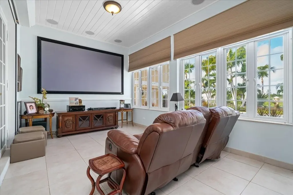 28 Ocean Club Estates New Providence Paradise Island BS