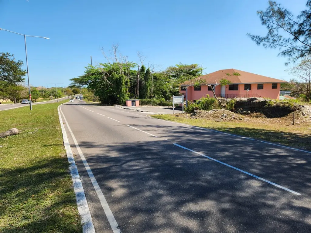 Independence Drive / East West Highway Lot 2 B3 New Providence Paradise Island BS