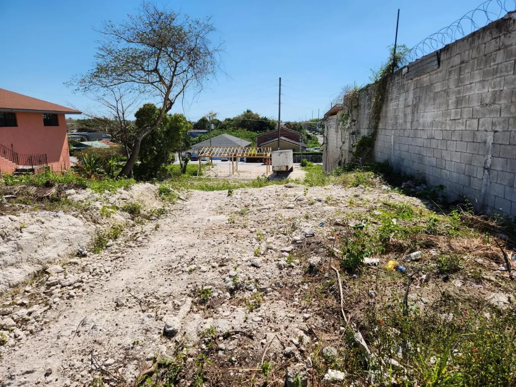 Independence Drive / East West Highway Lot 2 B3 New Providence Paradise Island BS
