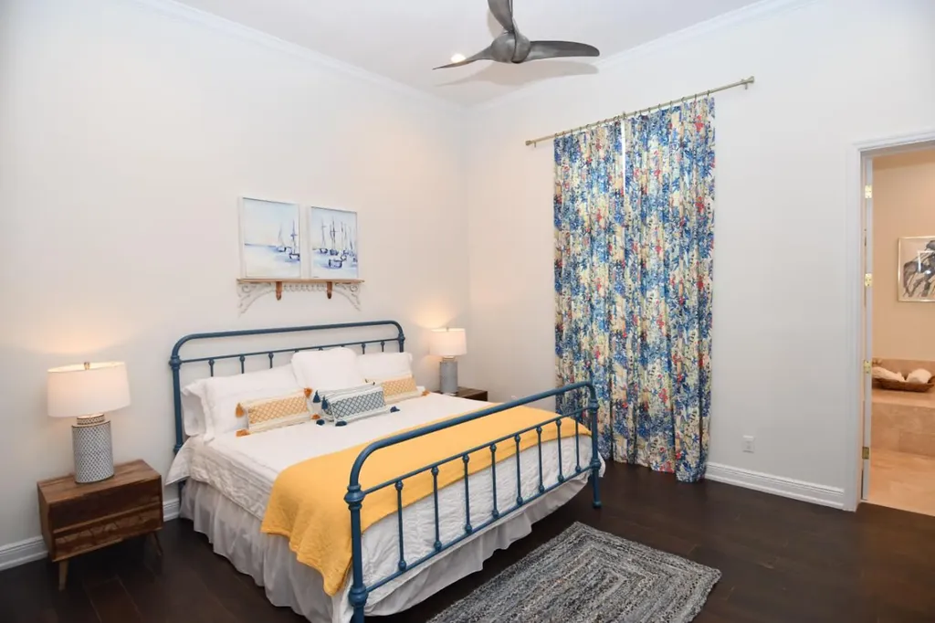 Sandy Butts & Coconuts Abaco BS