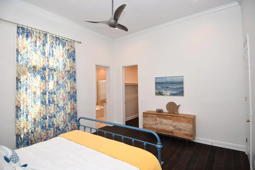 Sandy Butts & Coconuts Abaco BS