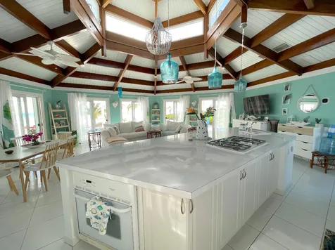 Beachfront Home With Pool Long Island BS