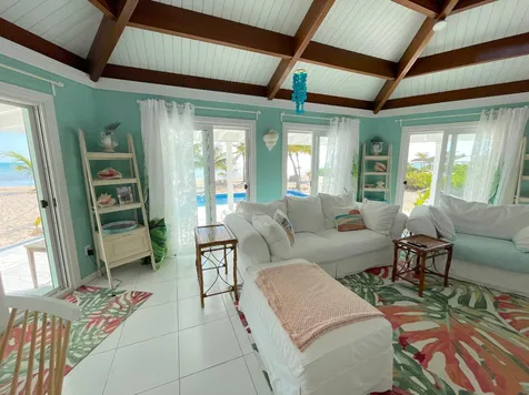 Beachfront Home With Pool Long Island BS