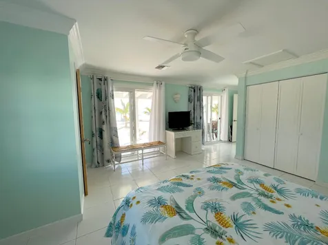 Beachfront Home With Pool Long Island BS