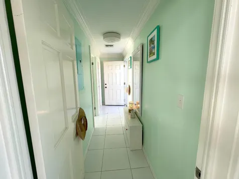 Beachfront Home With Pool Long Island BS