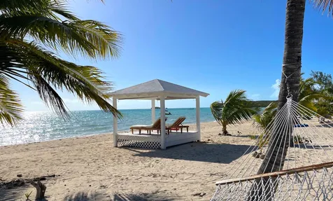 Beachfront Home With Pool Long Island BS