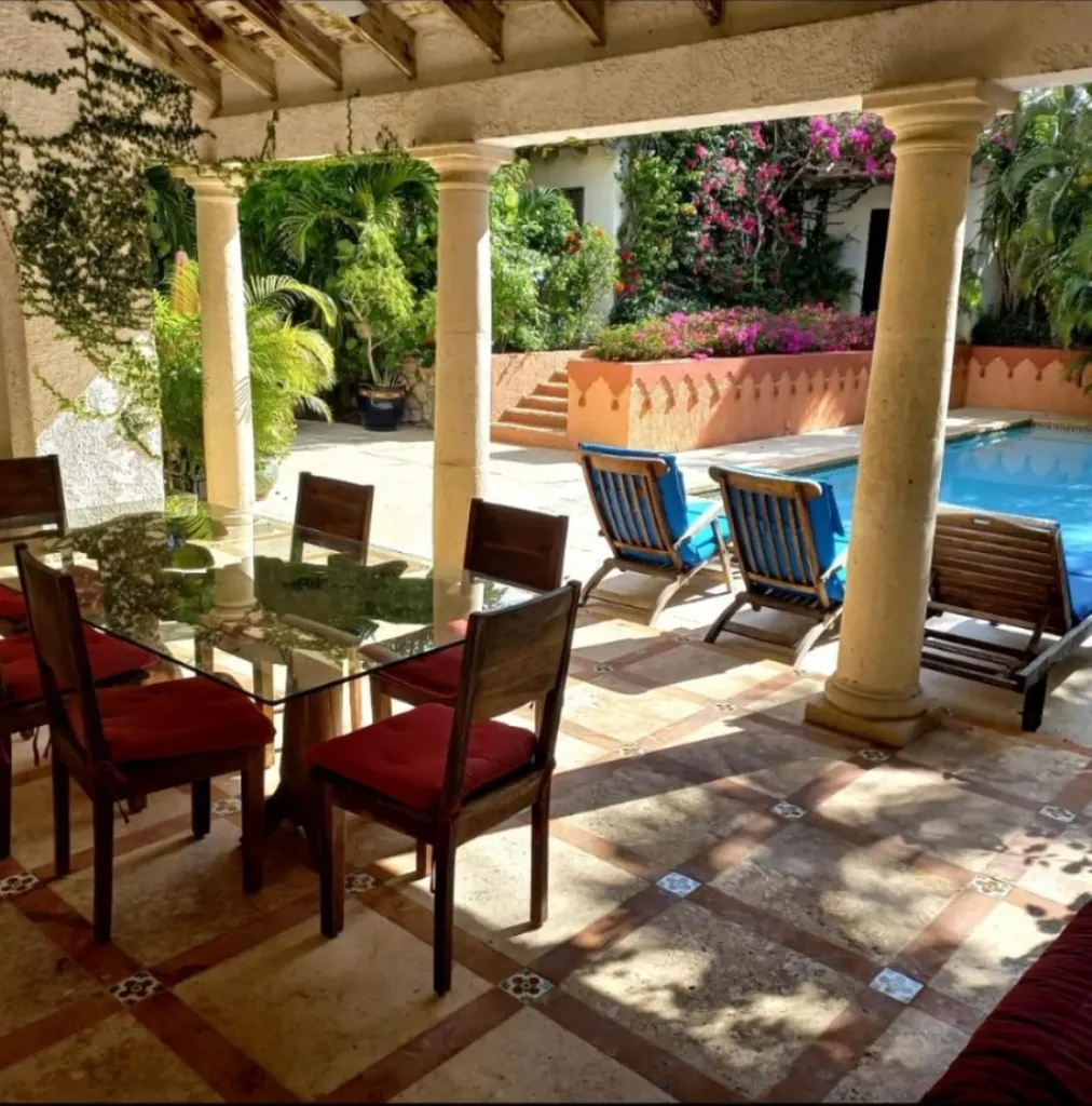 Old Fort Bay, West Bay Street 972 New Providence Paradise Island BS