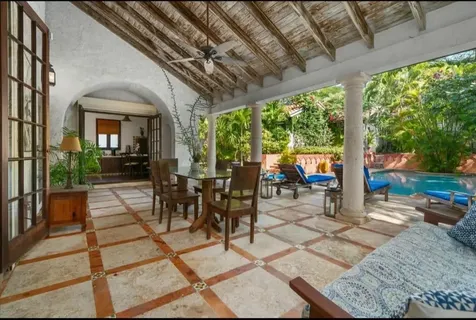 Old Fort Bay, West Bay Street 972 New Providence Paradise Island BS