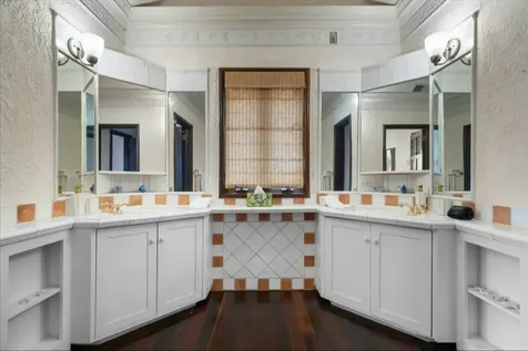 Old Fort Bay, West Bay Street 972 New Providence Paradise Island BS