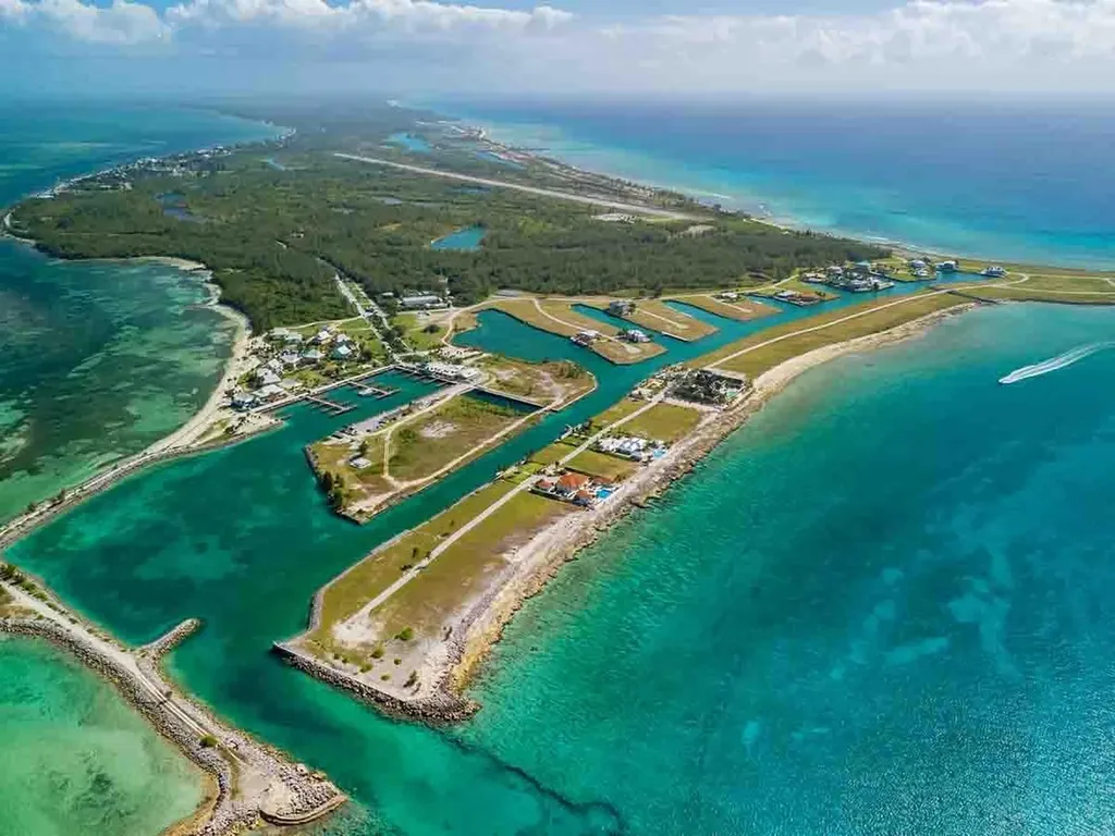 Pine Island Road Grand Bahama Freeport BS