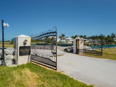 Pine Island Road Grand Bahama Freeport BS