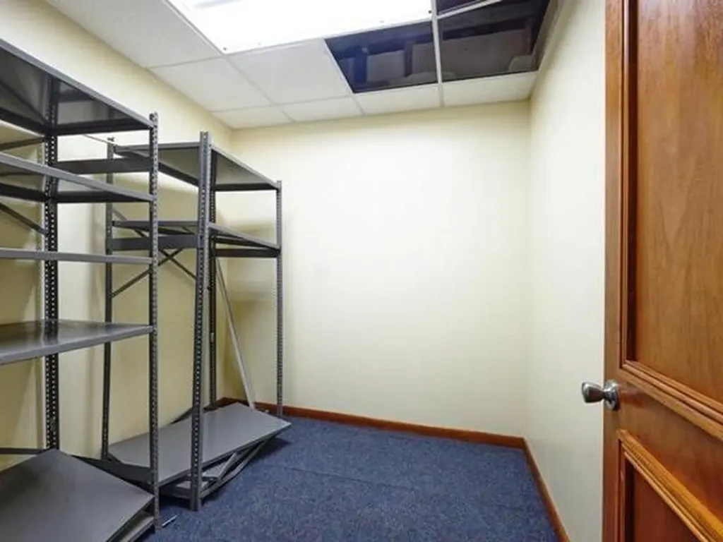 Mike's Building Bay Street New Providence Paradise Island BS