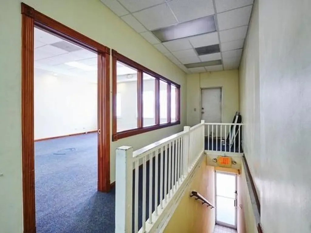 Mike's Building Bay Street New Providence Paradise Island BS