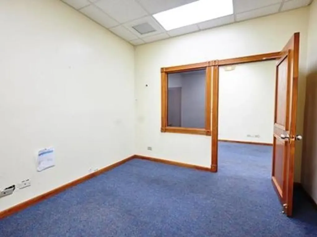 Mike's Building Bay Street New Providence Paradise Island BS