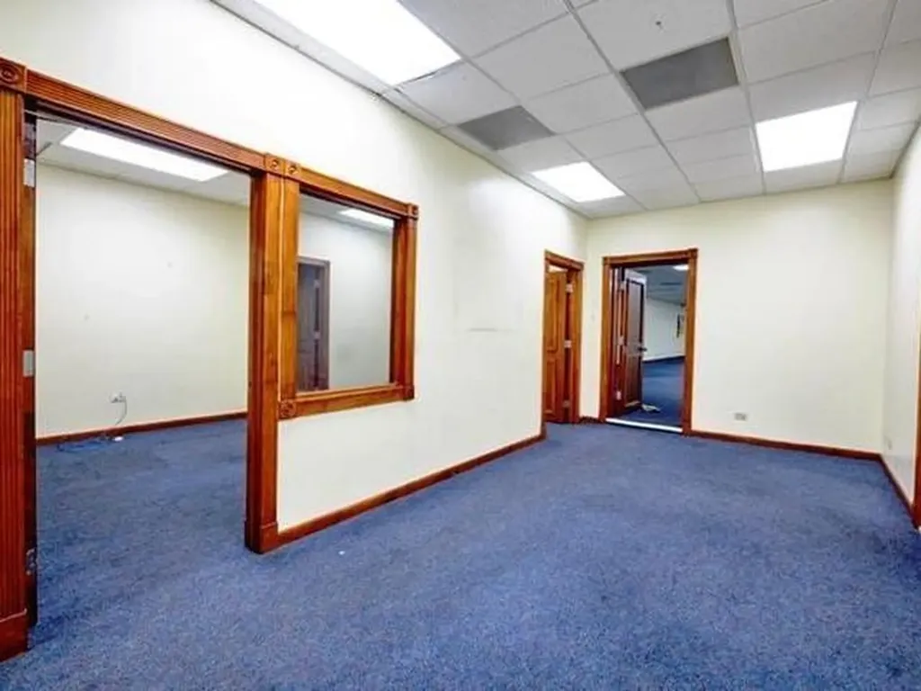 Mike's Building Bay Street New Providence Paradise Island BS