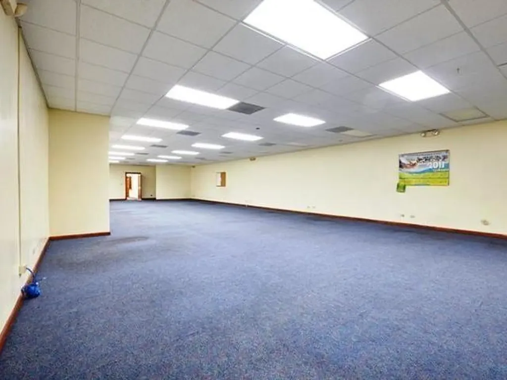 Mike's Building Bay Street New Providence Paradise Island BS