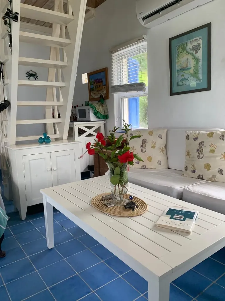 Whale Point Boat House Eleuthera BS