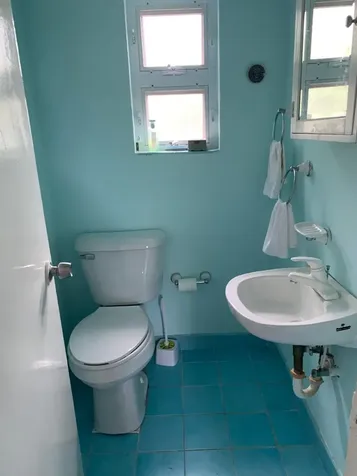 Whale Point Boat House Eleuthera BS