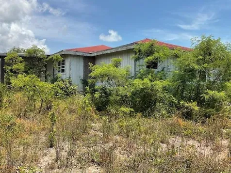 4bd/4ba Incomplete House Long Island BS